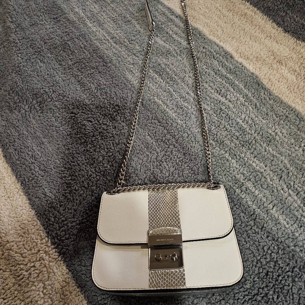 White and Silver Chain Shoulder Bag